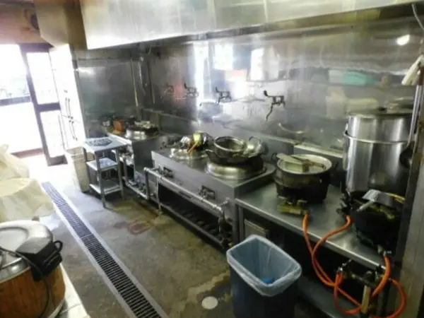 和光市の中華料理居抜きの内装