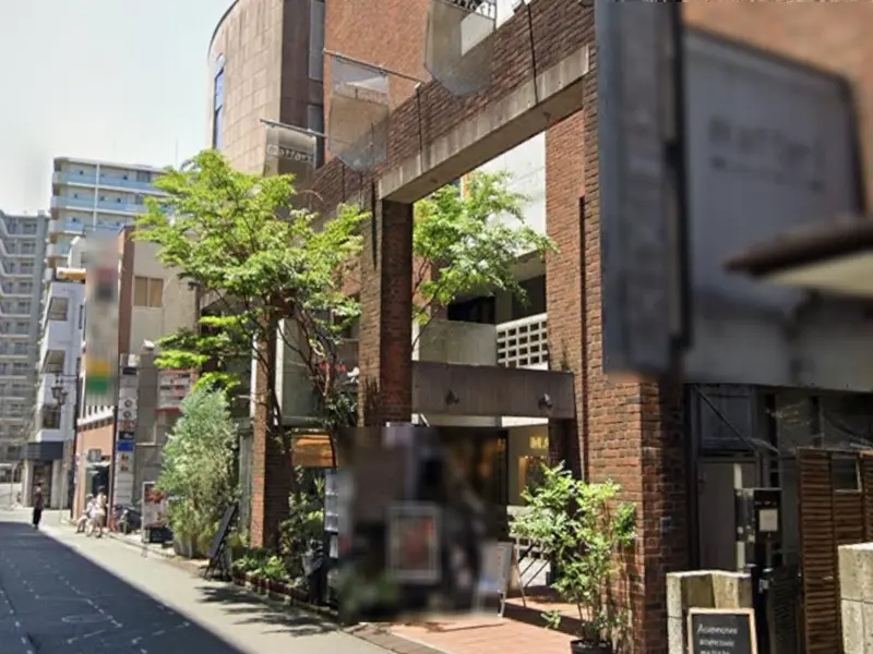貸店舗(スケルトン)の外観