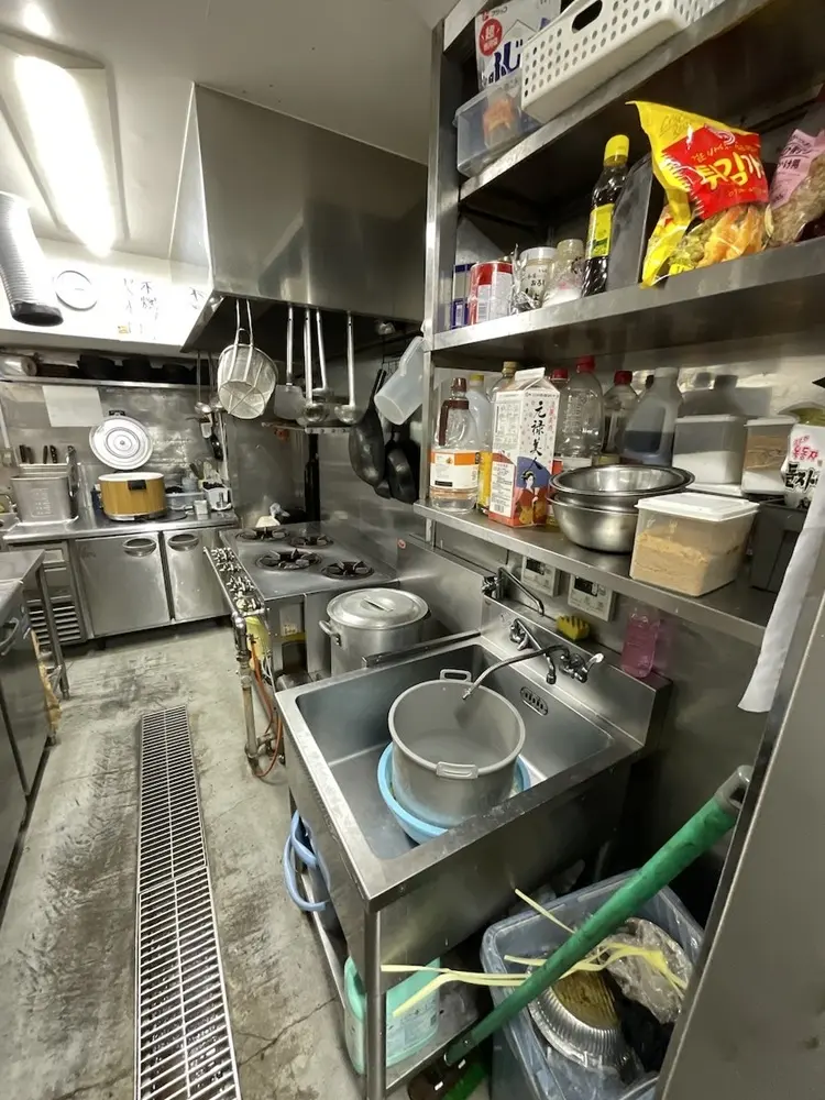 青物横丁の居抜き店舗の厨房