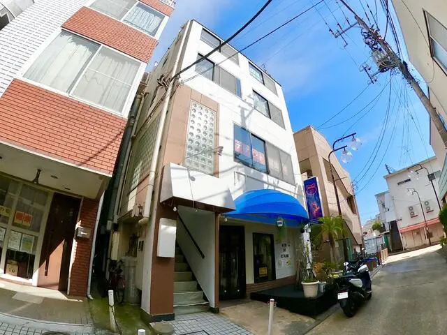 鶴巻温泉の居抜き店舗の外観
