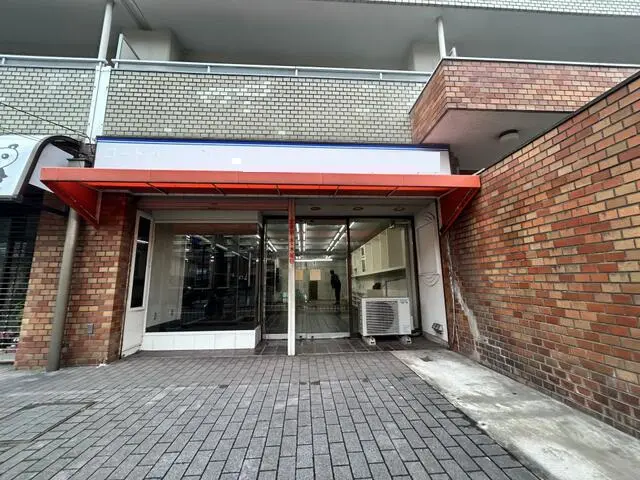 物販の居抜き物件のエントランス