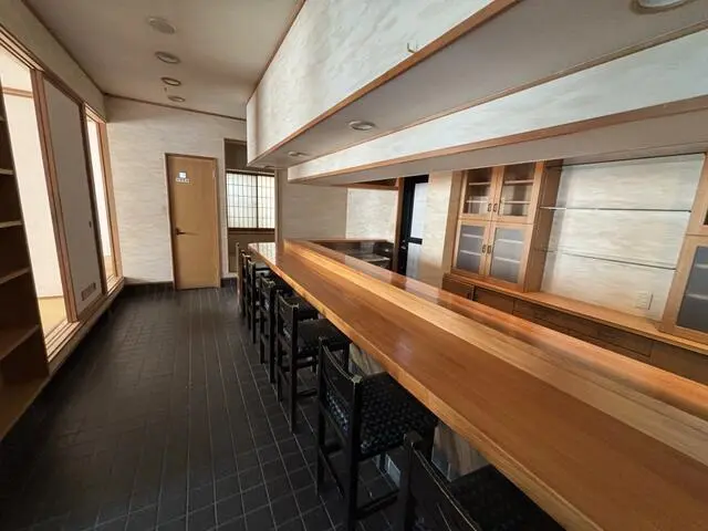 若葉の居酒屋居抜きの内装