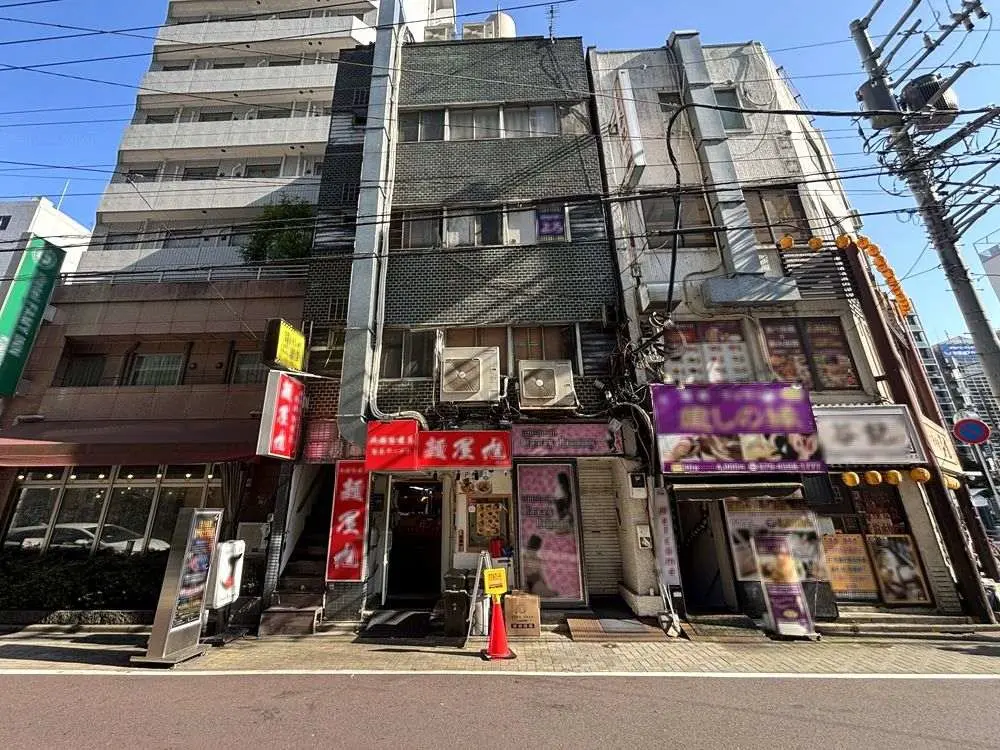 スナック・パブの居抜き物件の外観