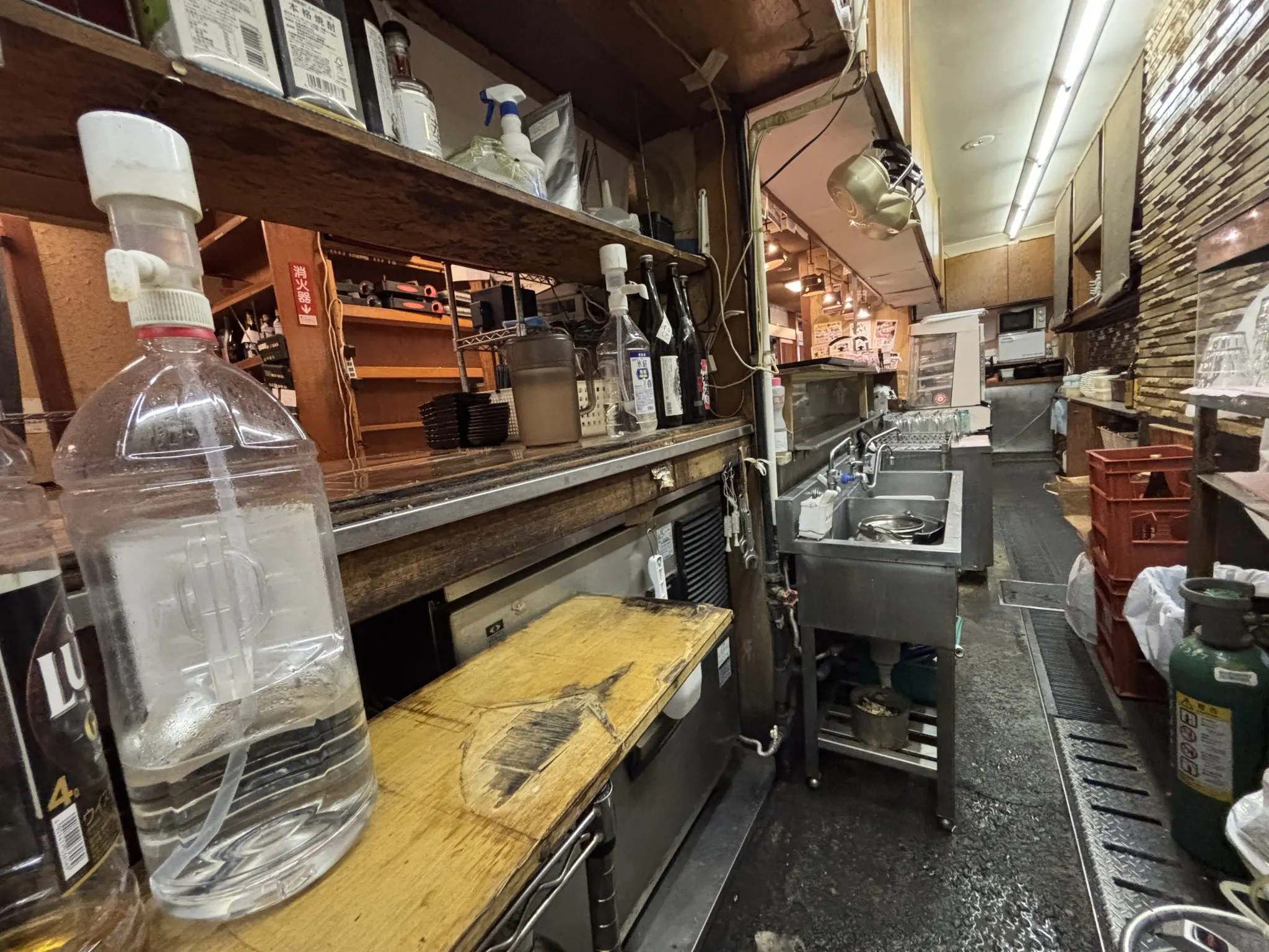 居酒屋の居抜き物件の厨房