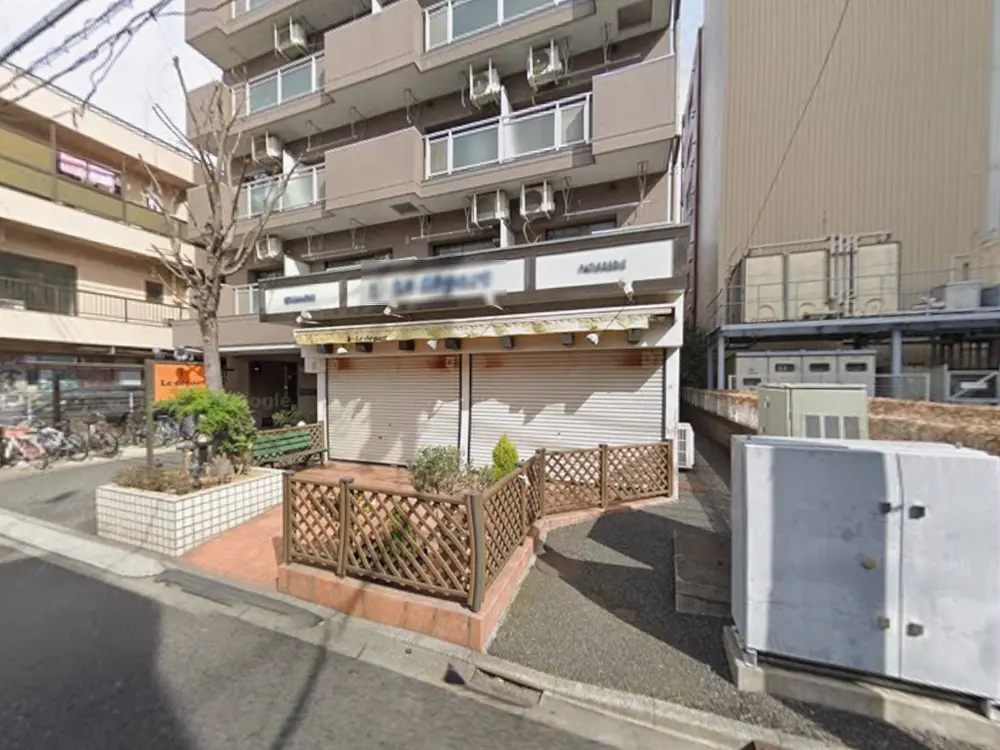貸店舗(事務所仕様)のエントランス