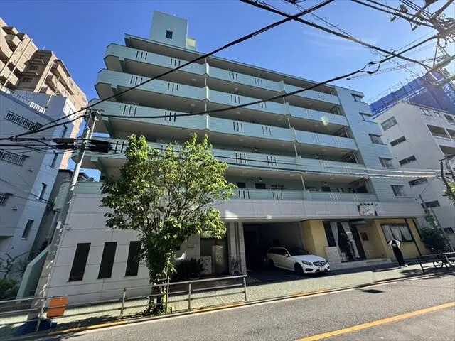 町屋駅前の居抜き店舗の外観