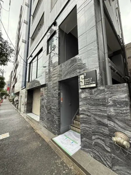 三ノ輪のスケルトン店舗物件の外観