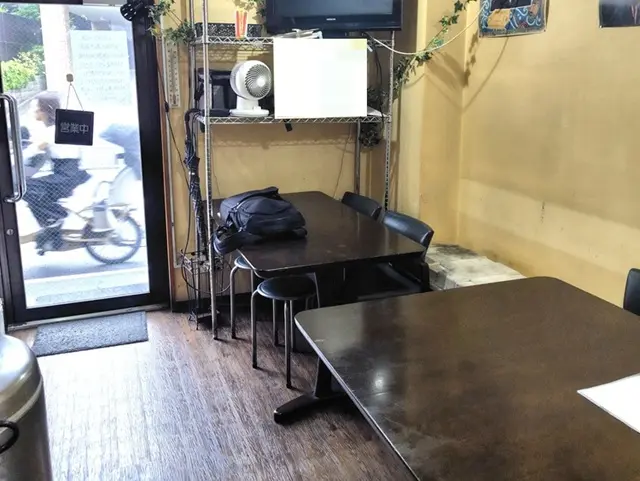 日吉のテイクアウト居抜きの内装