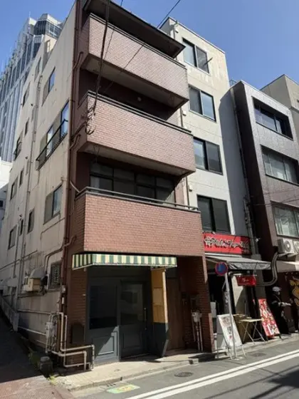 貸店舗(スケルトン)の外観