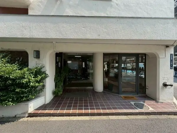 北参道の居抜き店舗のエントランス