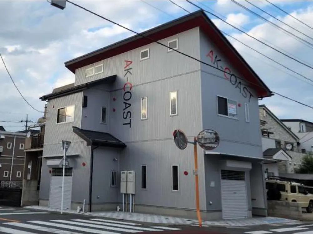 北上尾のスケルトン店舗物件の外観