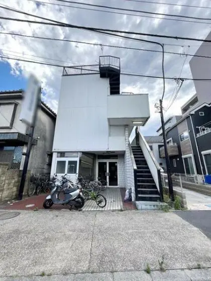 貸店舗(スケルトン)の外観