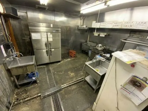 居酒屋の居抜き物件の厨房