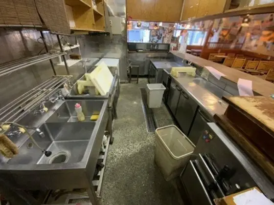 居酒屋の居抜き物件の厨房