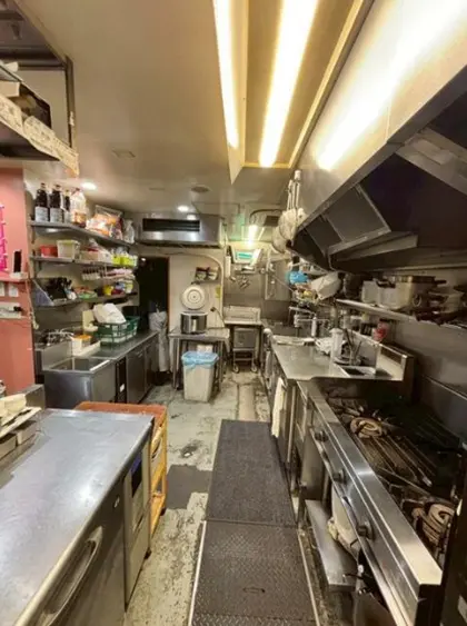 元住吉の居抜き店舗の厨房