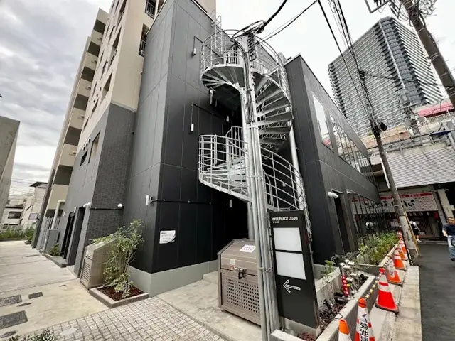 十条のスケルトン店舗物件の外観