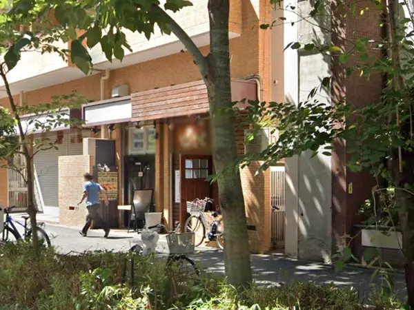 新宿御苑前のビストロ・洋食居抜きの外観