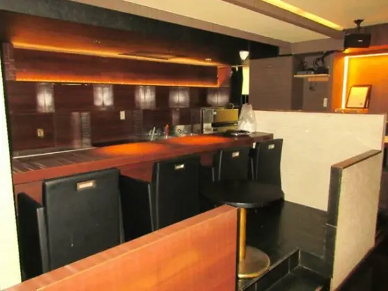 亀有のガールズバー居抜きの内装