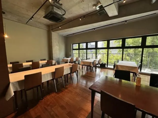牛込神楽坂の中華料理居抜きの内装