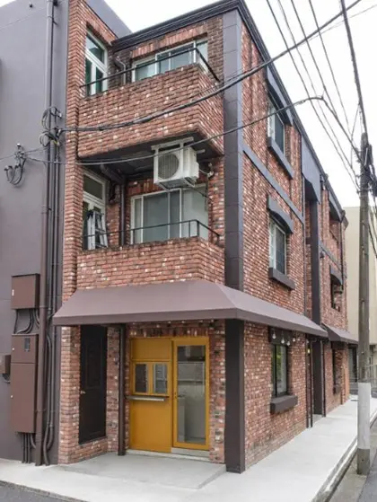 明治神宮前〈原宿〉の居抜き店舗の外観
