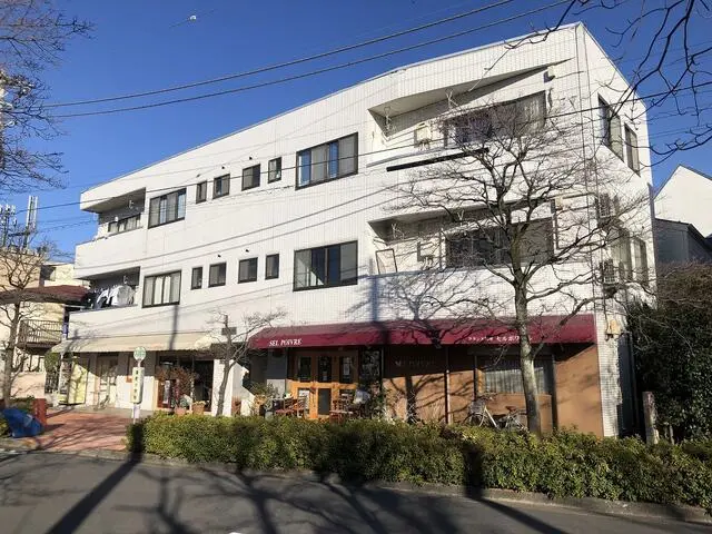 貸店舗(スケルトン)の外観