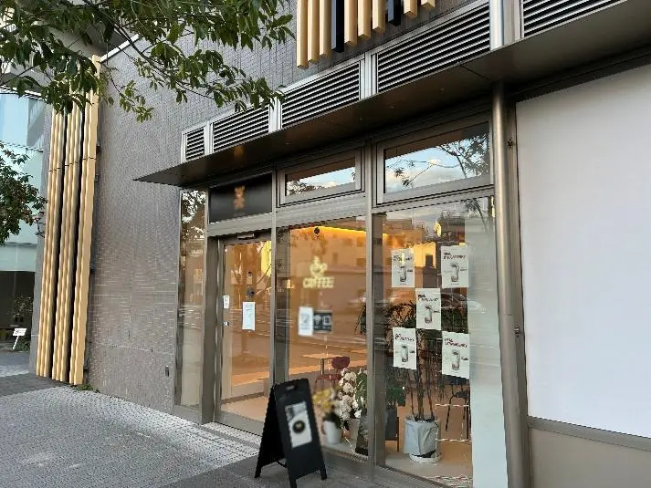 亀戸のカフェ・喫茶店居抜きのエントランス