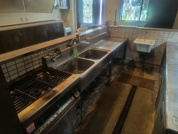 居酒屋の居抜き物件の厨房
