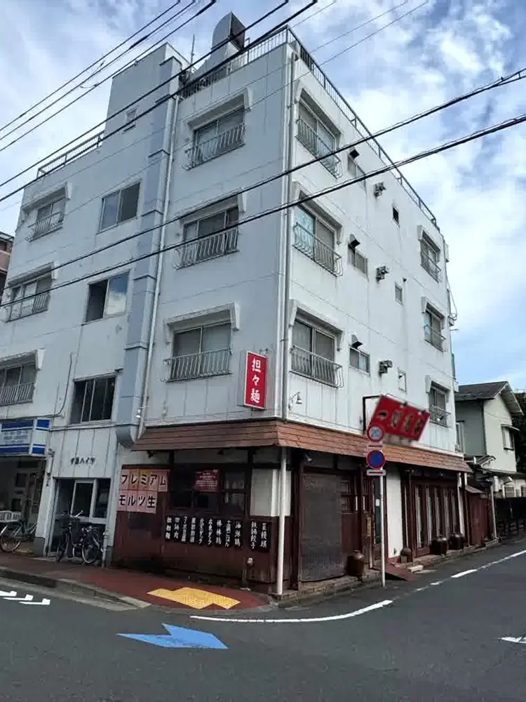 中華料理の居抜き物件の外観