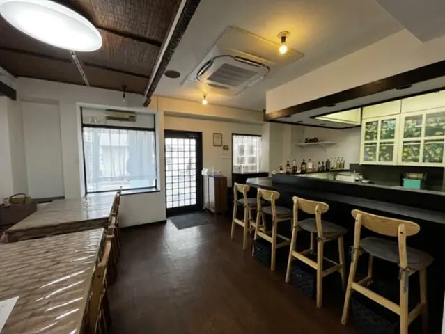 百草園のビストロ・洋食居抜きの内装