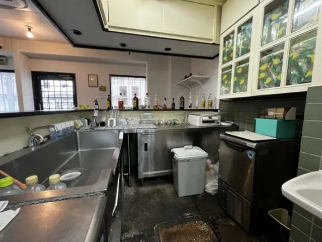 百草園のビストロ・洋食居抜きの厨房