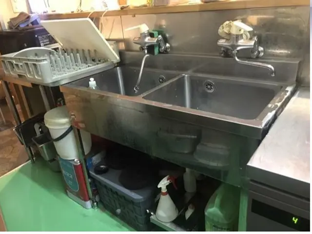 テイクアウトの居抜き物件の厨房