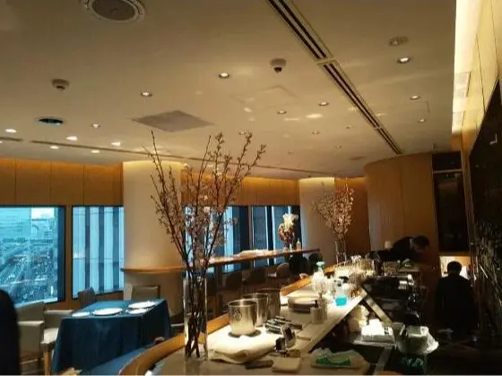 溜池山王のダイニングバー居抜きの内装