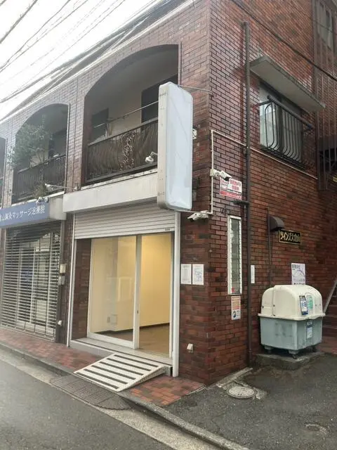 大倉山の事務所仕様物件の外観