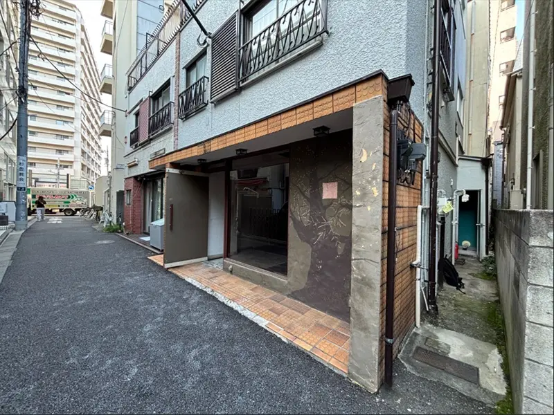 東高円寺のスケルトン店舗物件の外観