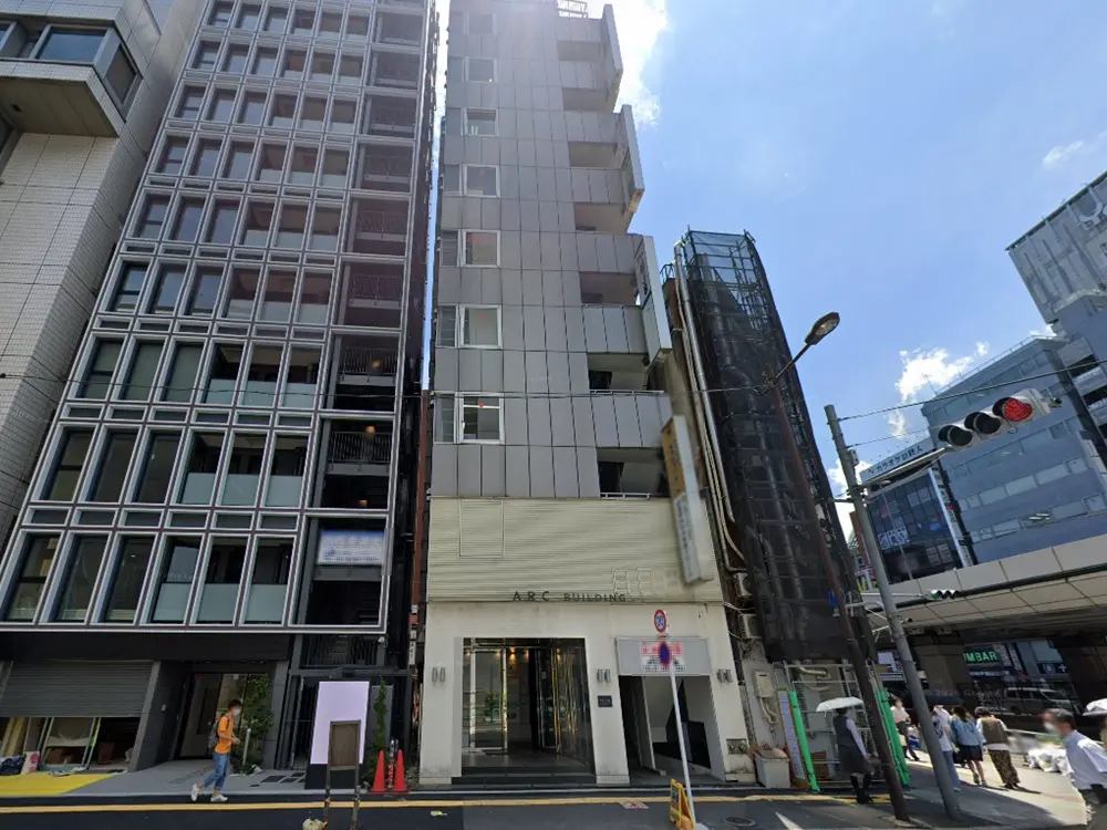 秋葉原の医院居抜きの外観