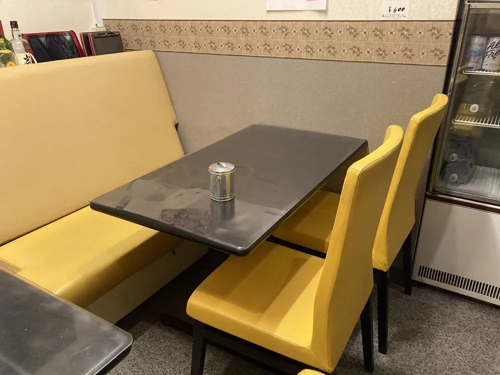 居酒屋の居抜き物件の内装