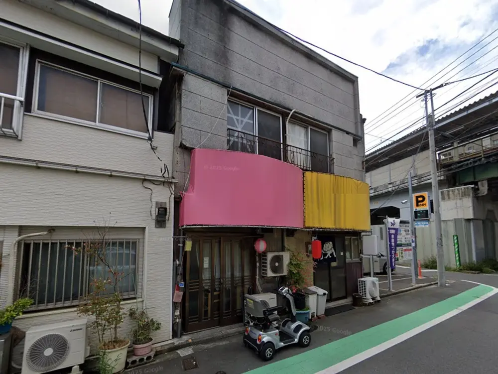 黄金町の居抜き店舗の外観