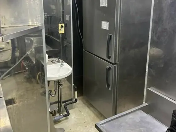 伊勢佐木長者町の焼肉屋居抜きの厨房