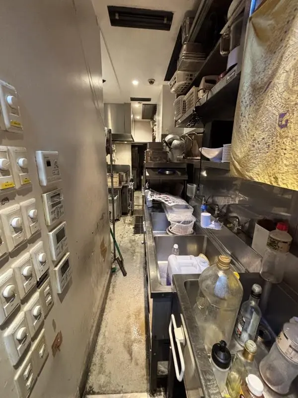 麻布十番の居抜き店舗の厨房