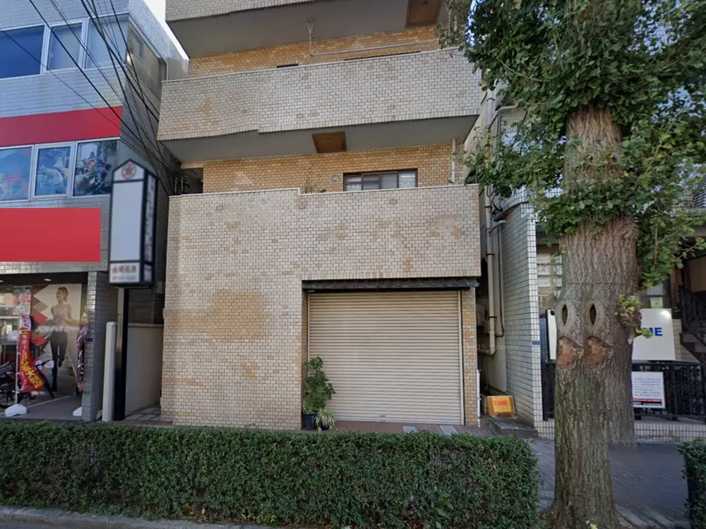 三鷹の居抜き店舗の外観