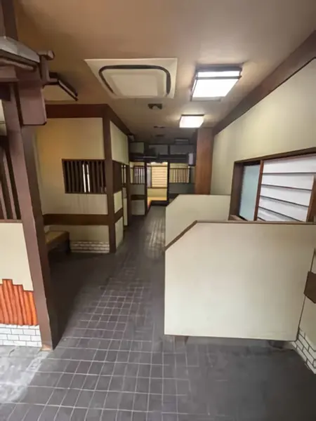 うどん・そばの居抜き物件の内装