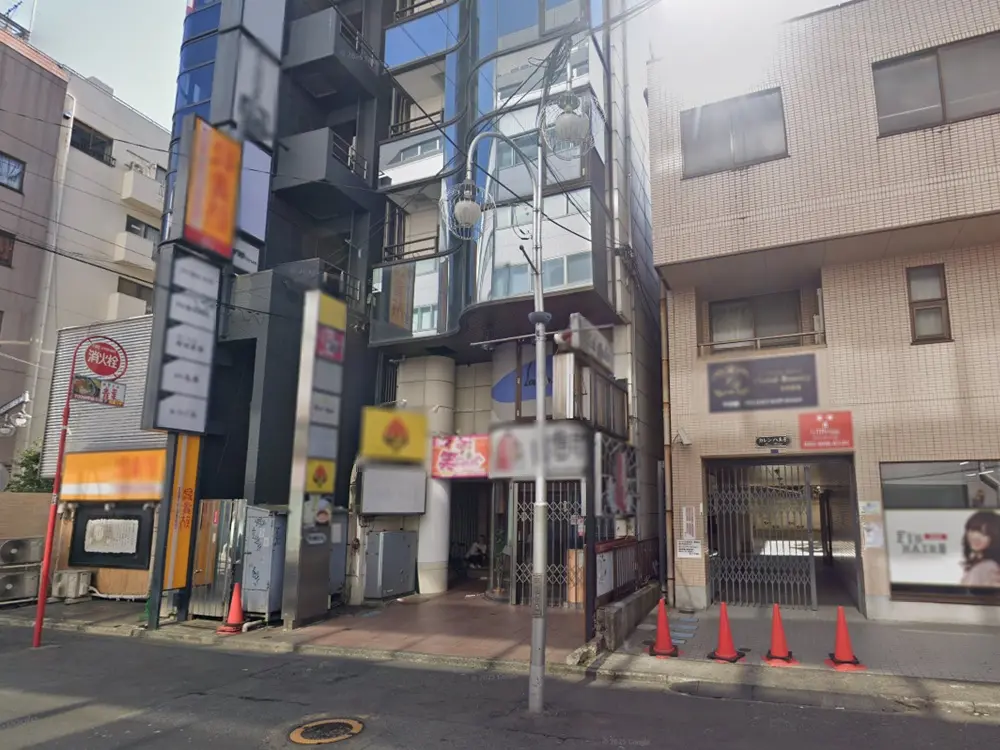 貸店舗(スケルトン)の外観