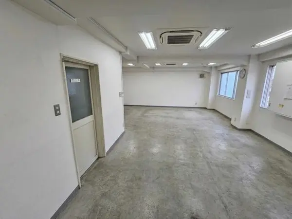 貸店舗(事務所仕様)の内装