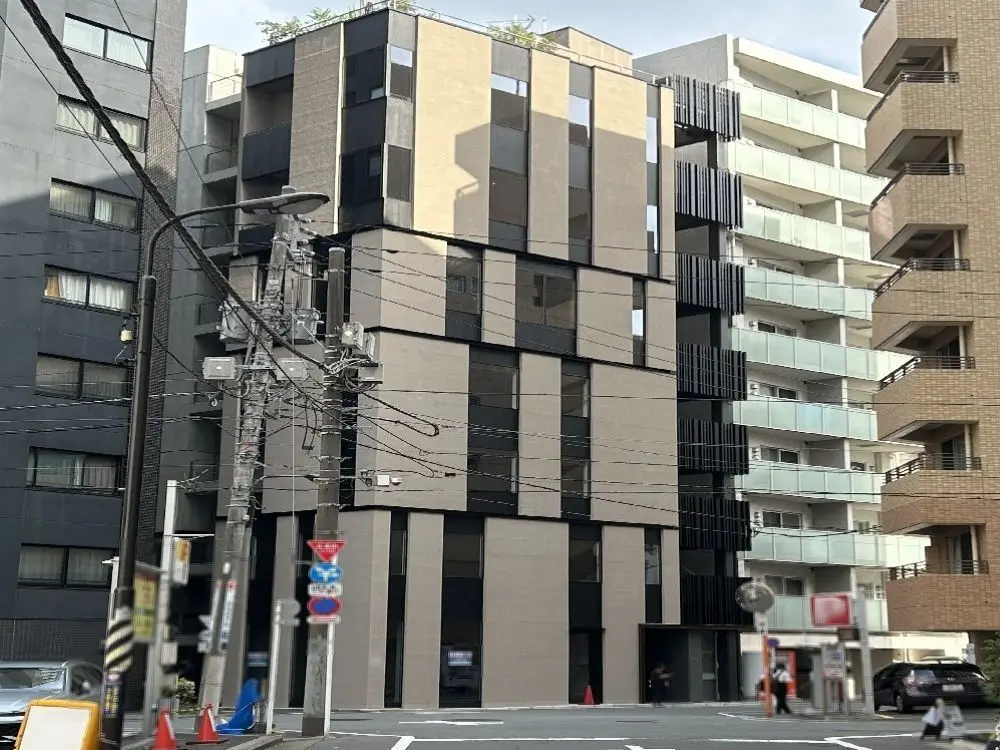 八丁堀のスケルトン店舗物件の外観