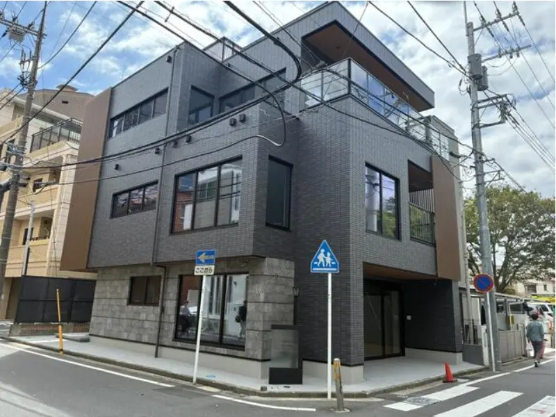 貸店舗(スケルトン)の外観