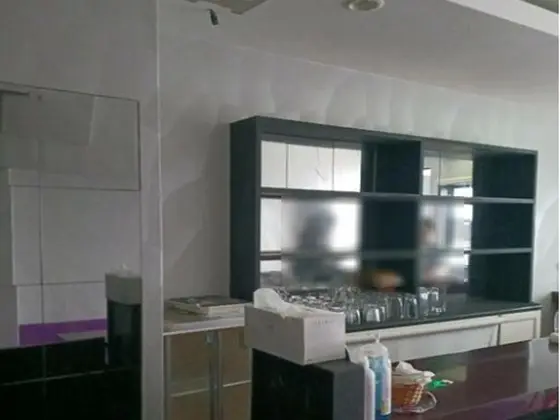阪東橋のスナック・パブ居抜きの内装