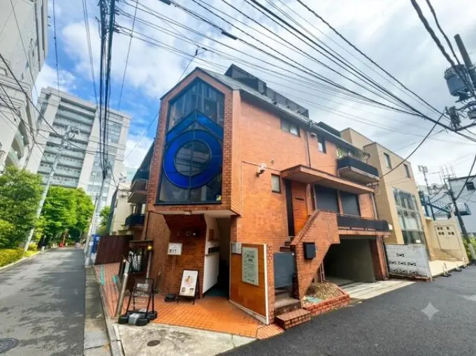表参道の事務所仕様物件の外観