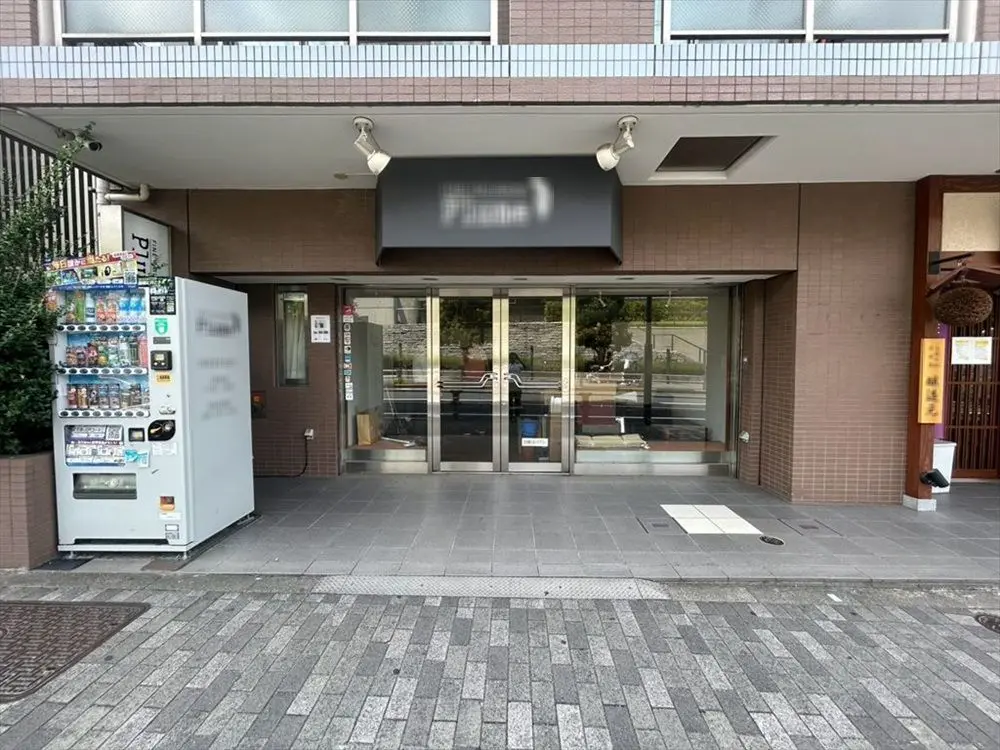 初台の居抜き店舗の外観