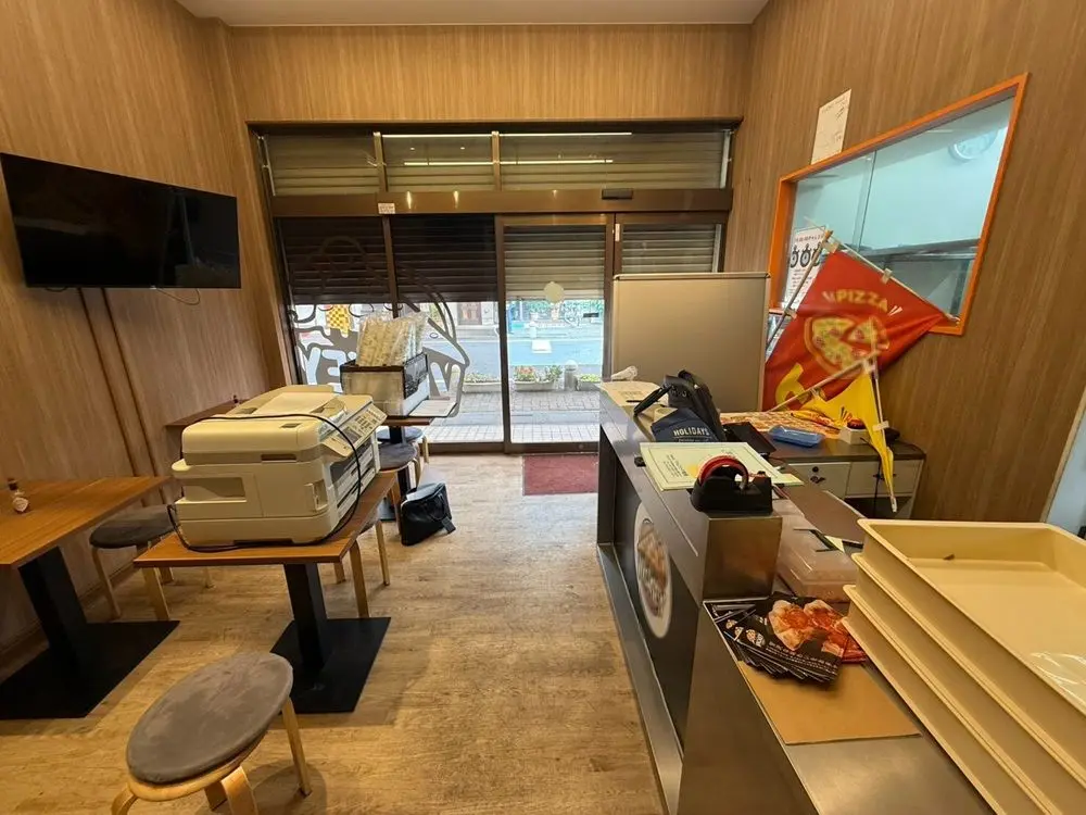 蒲生の居抜き店舗の内装