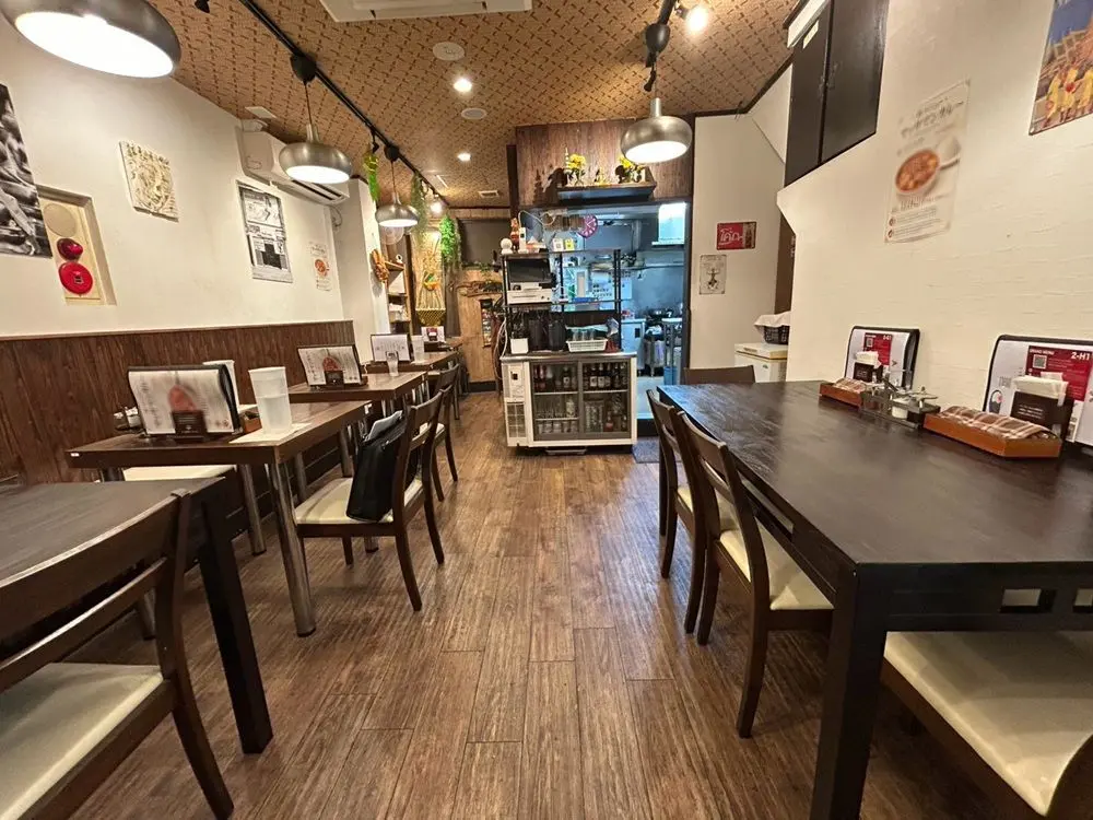 大山の居抜き店舗の内装